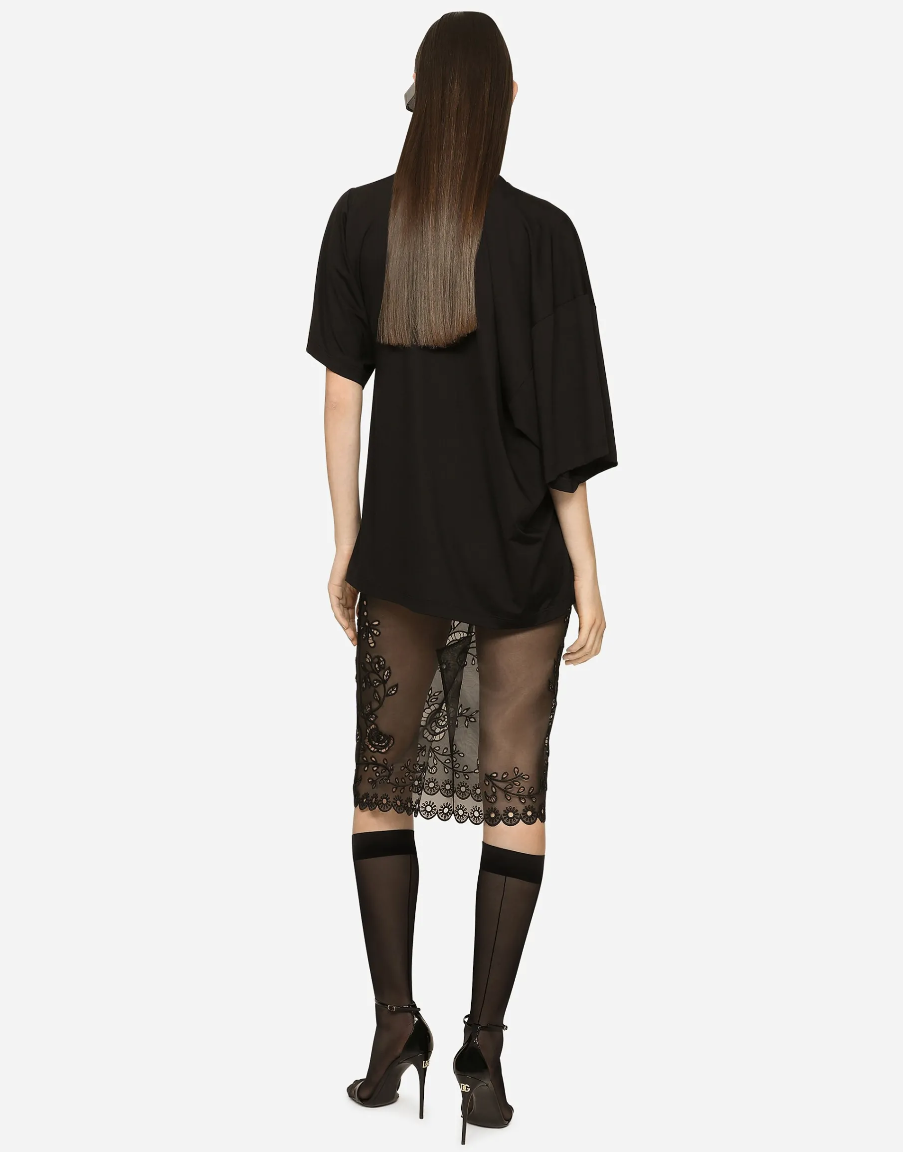 Asymmetrical top with cut-out