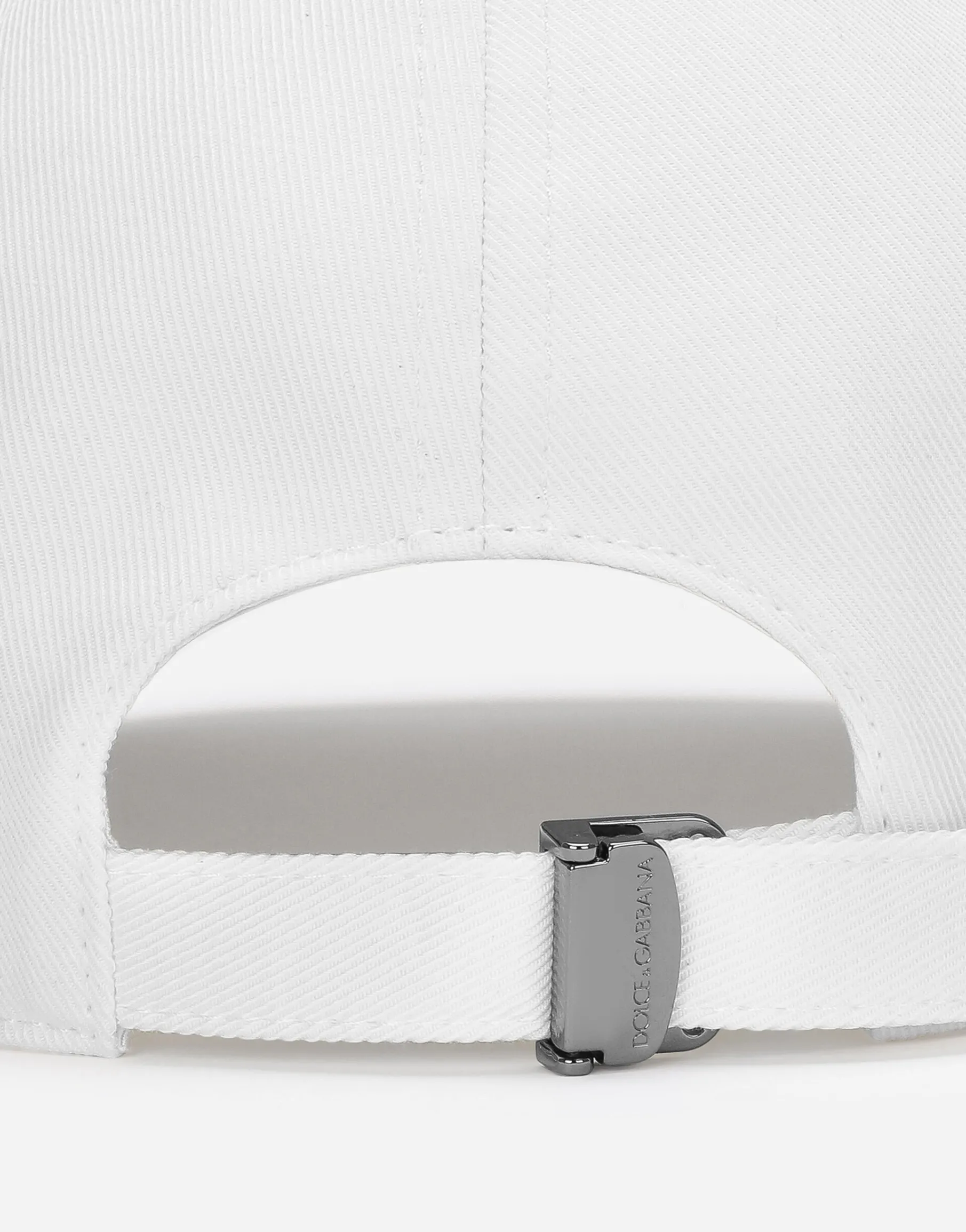 Baseball cap with branded tag