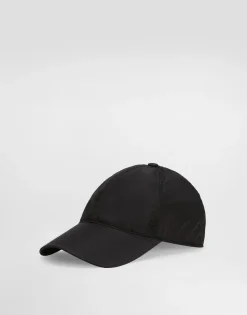 Baseball cap with logo