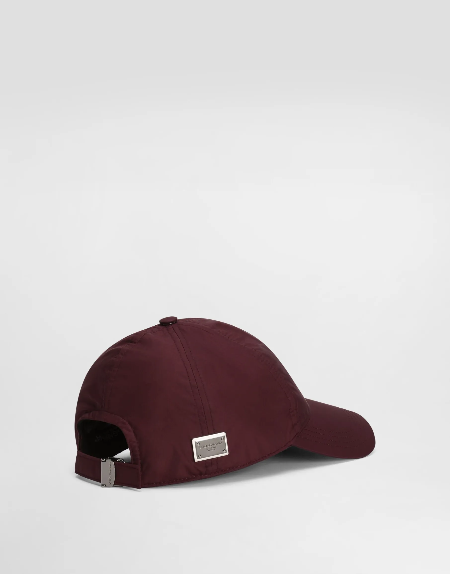 Baseball cap with logo