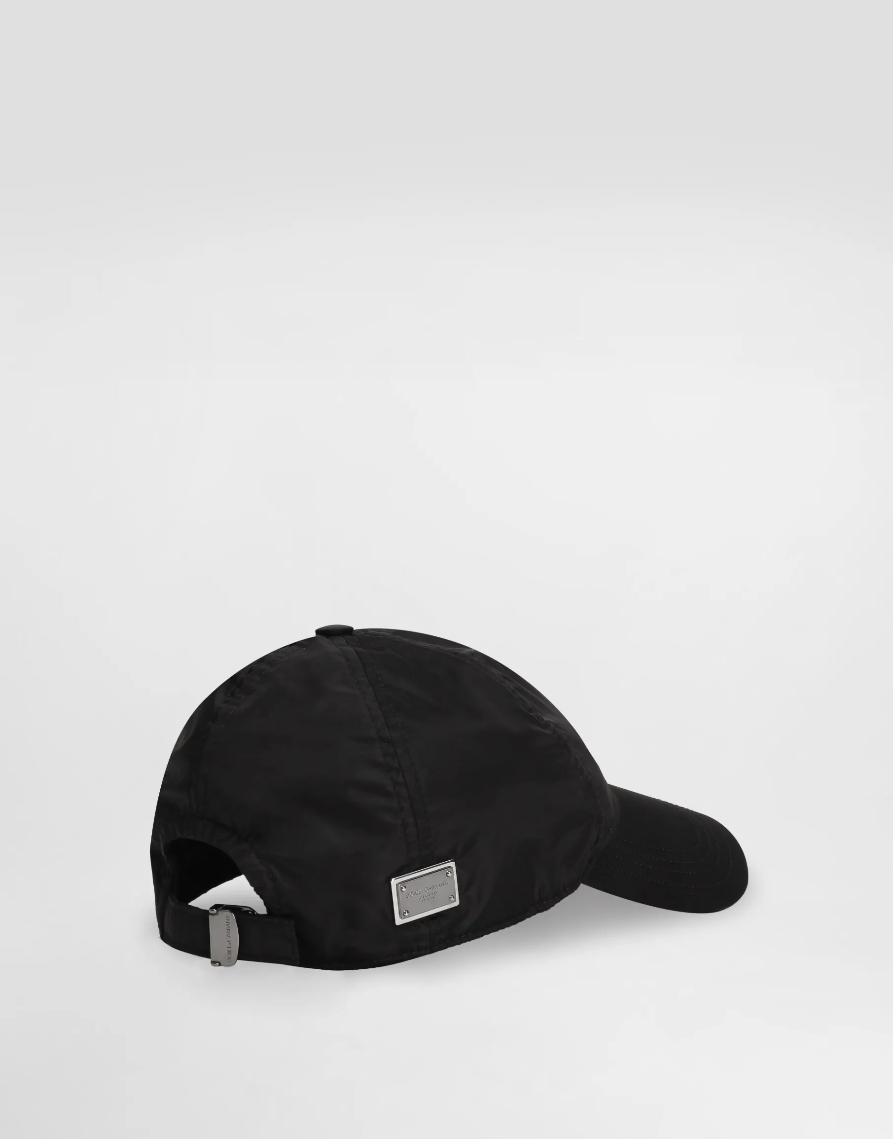 Baseball cap with logo