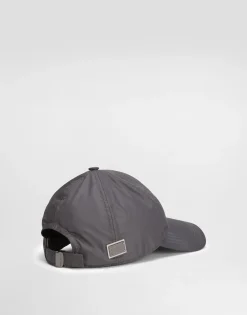 Baseball cap with logo