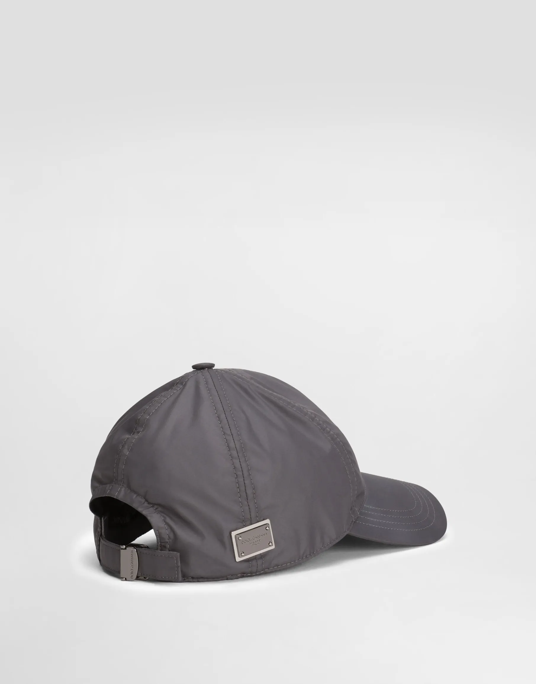 Baseball cap with logo