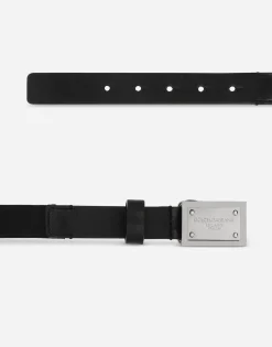 Belt with logo tag