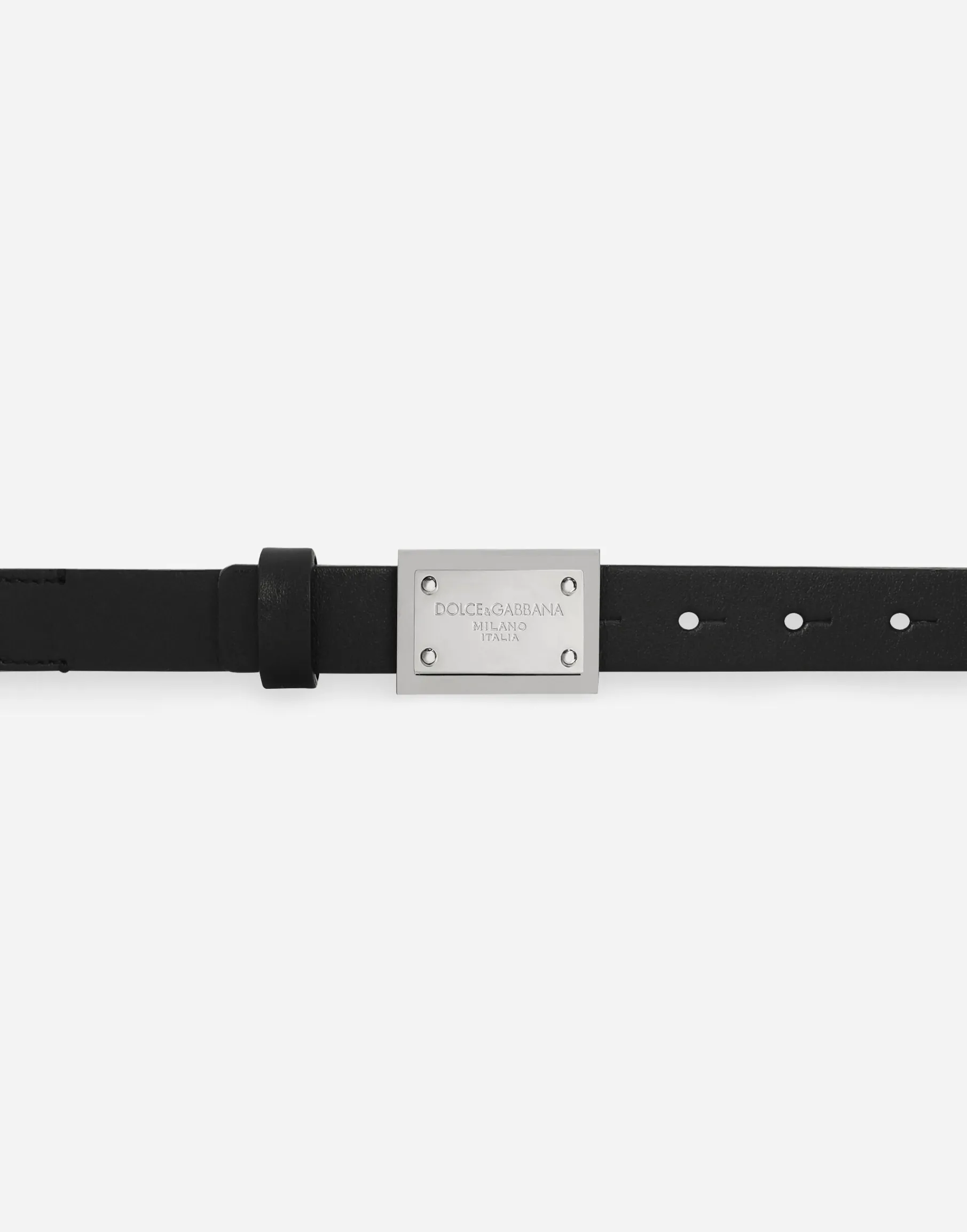Belt with logo tag