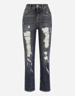 Boyfriend jeans with rips