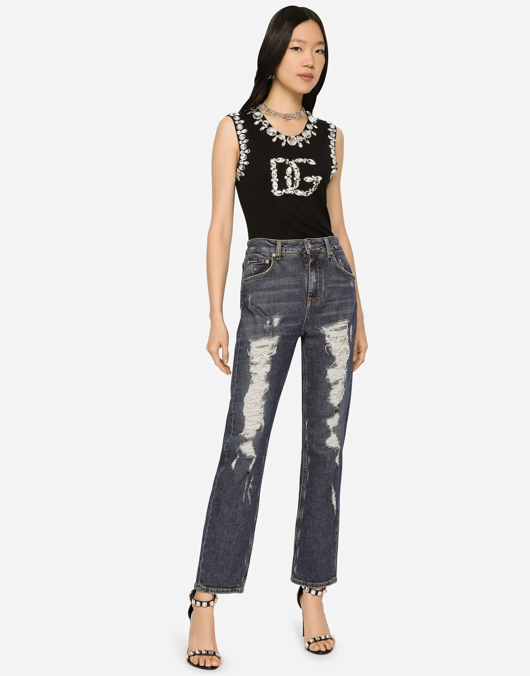 Boyfriend jeans with rips