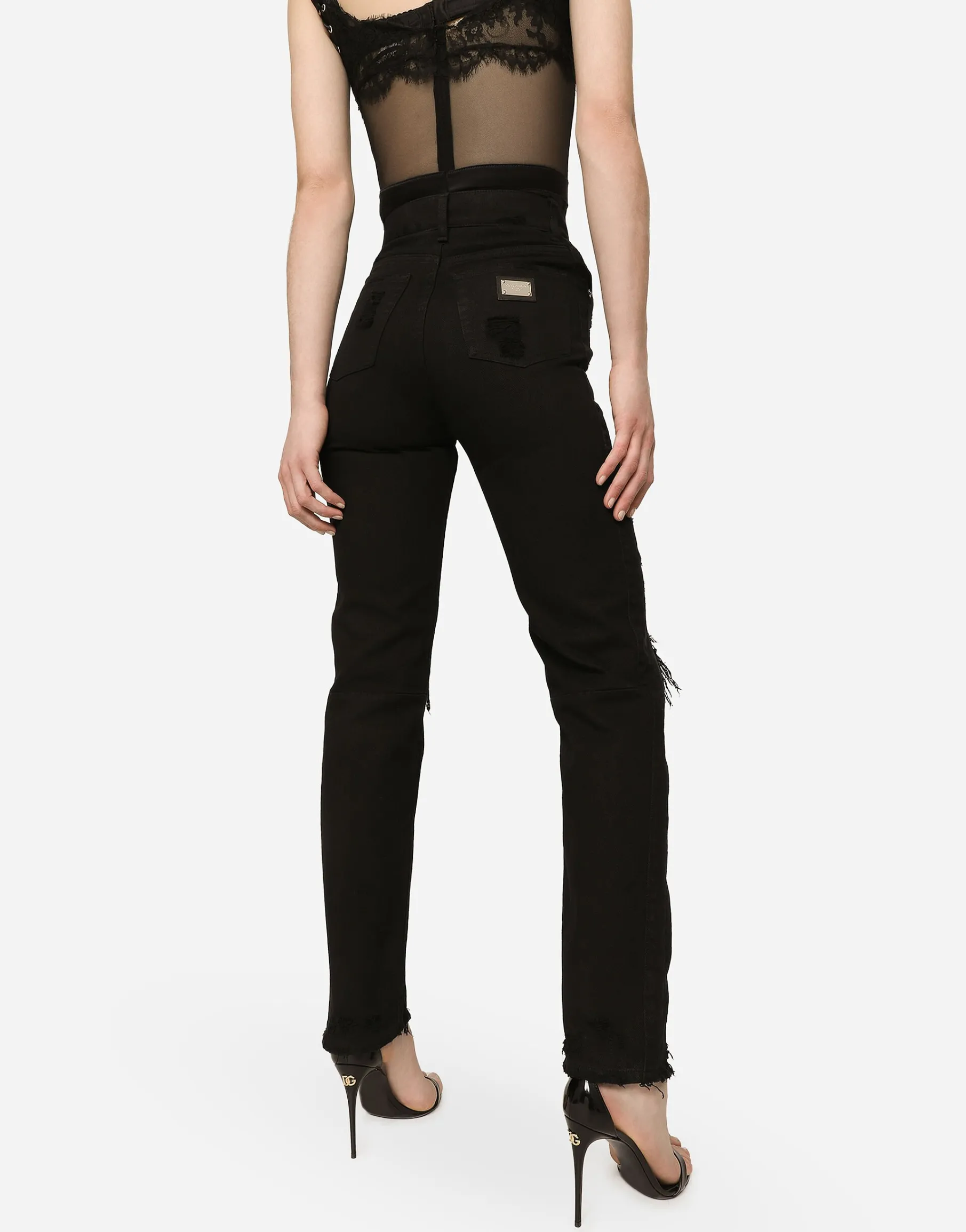 Boyfriend jeans with rips