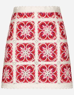 Brick-stitched crochet skirt with Majolica print