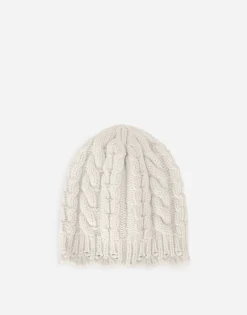 Cable-knit hat with logo tag and embroidery