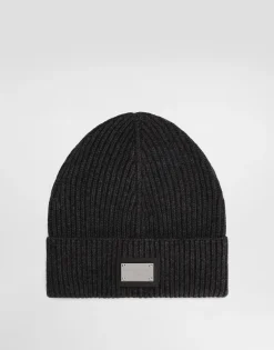 Cashmere and wool hat with branded tag