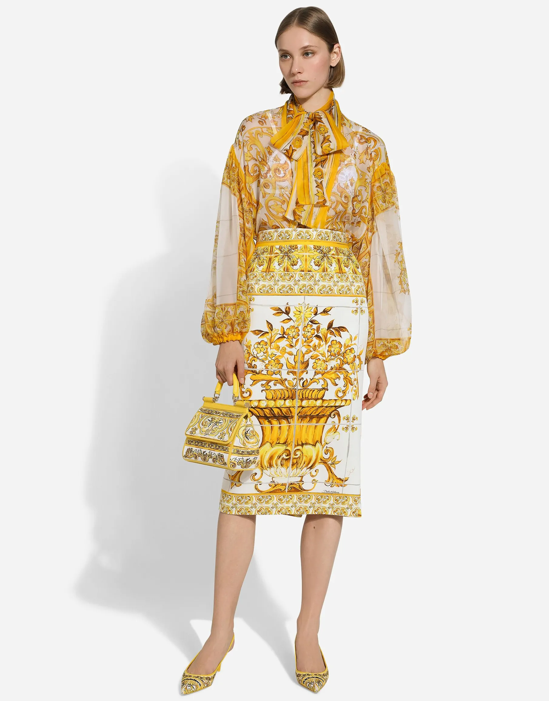 Chiffon pussy-bow shirt with majolica print