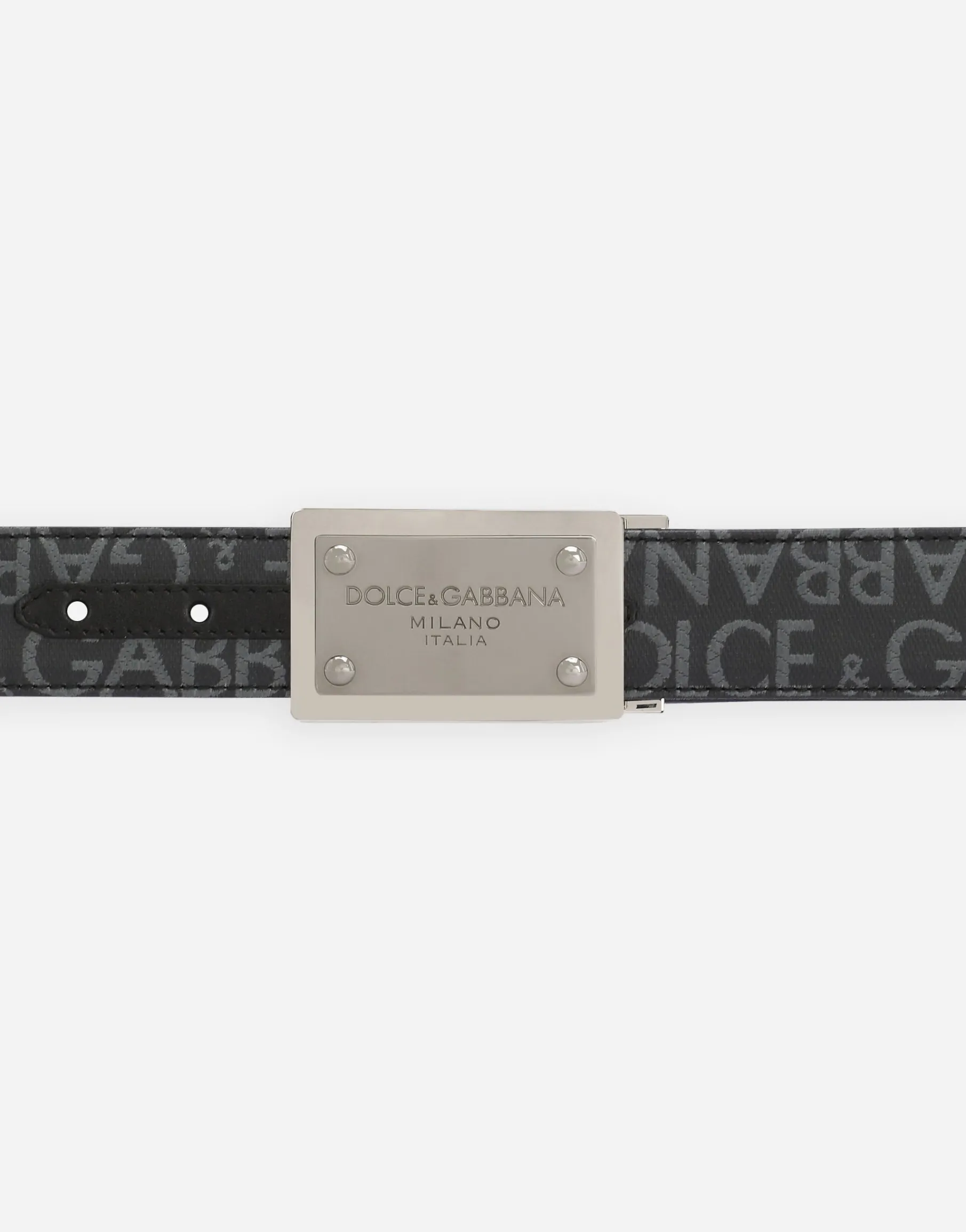 Coated jacquard belt with logo tag