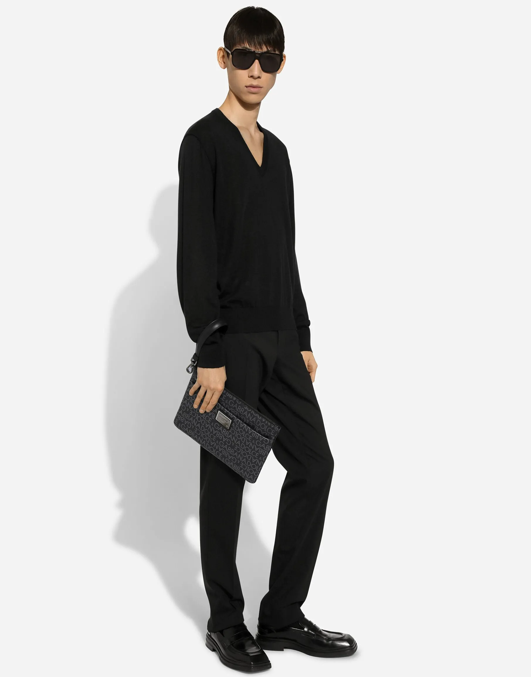 Coated jacquard clutch