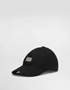Cotton baseball cap with branded tag