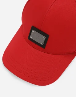 Cotton baseball cap with logo tag