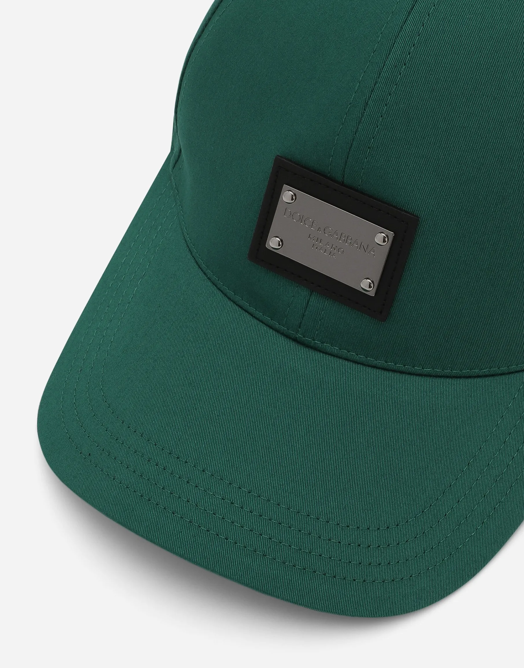 Cotton baseball cap with logo tag