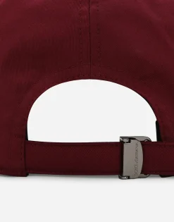 Cotton baseball cap with logo tag
