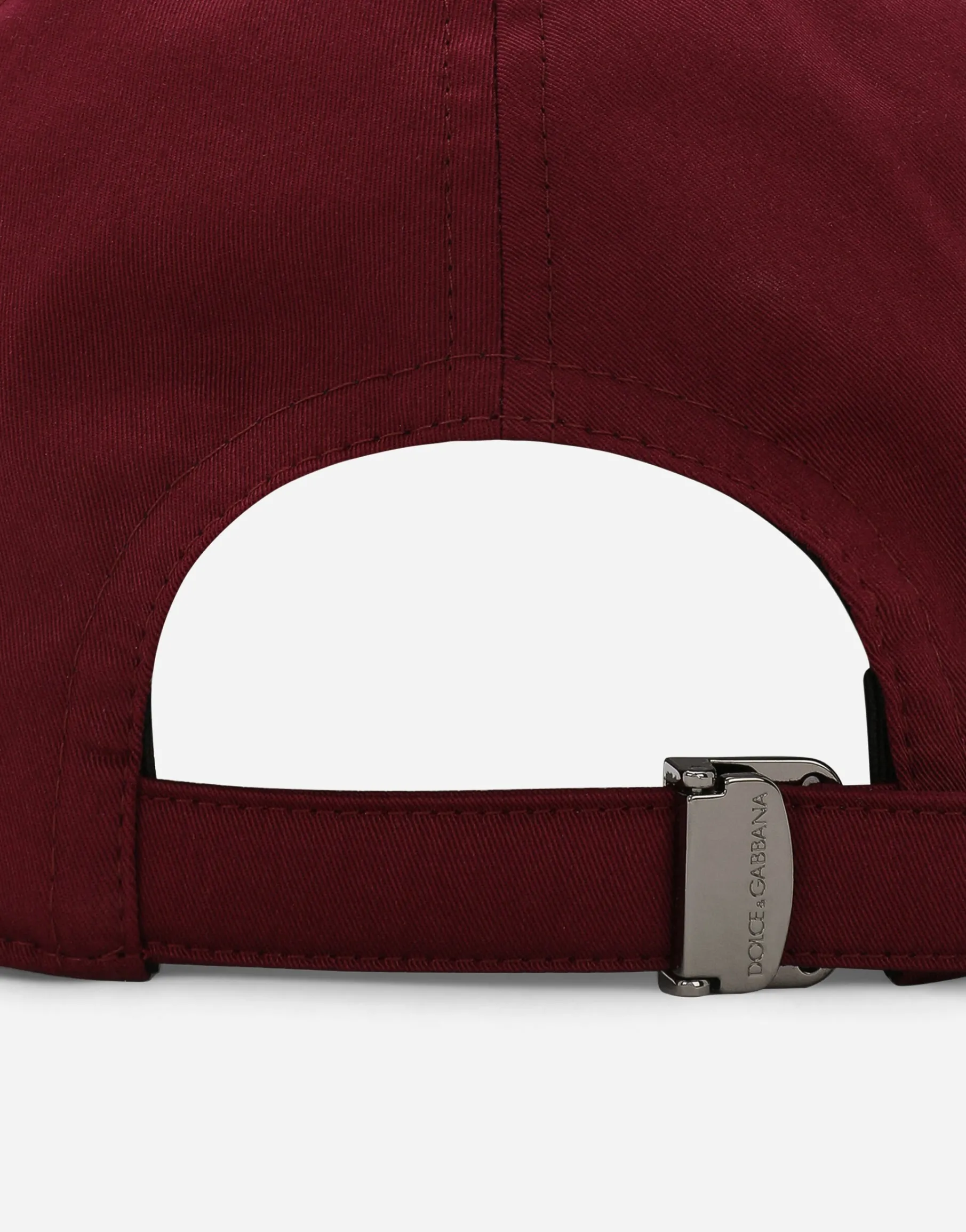 Cotton baseball cap with logo tag