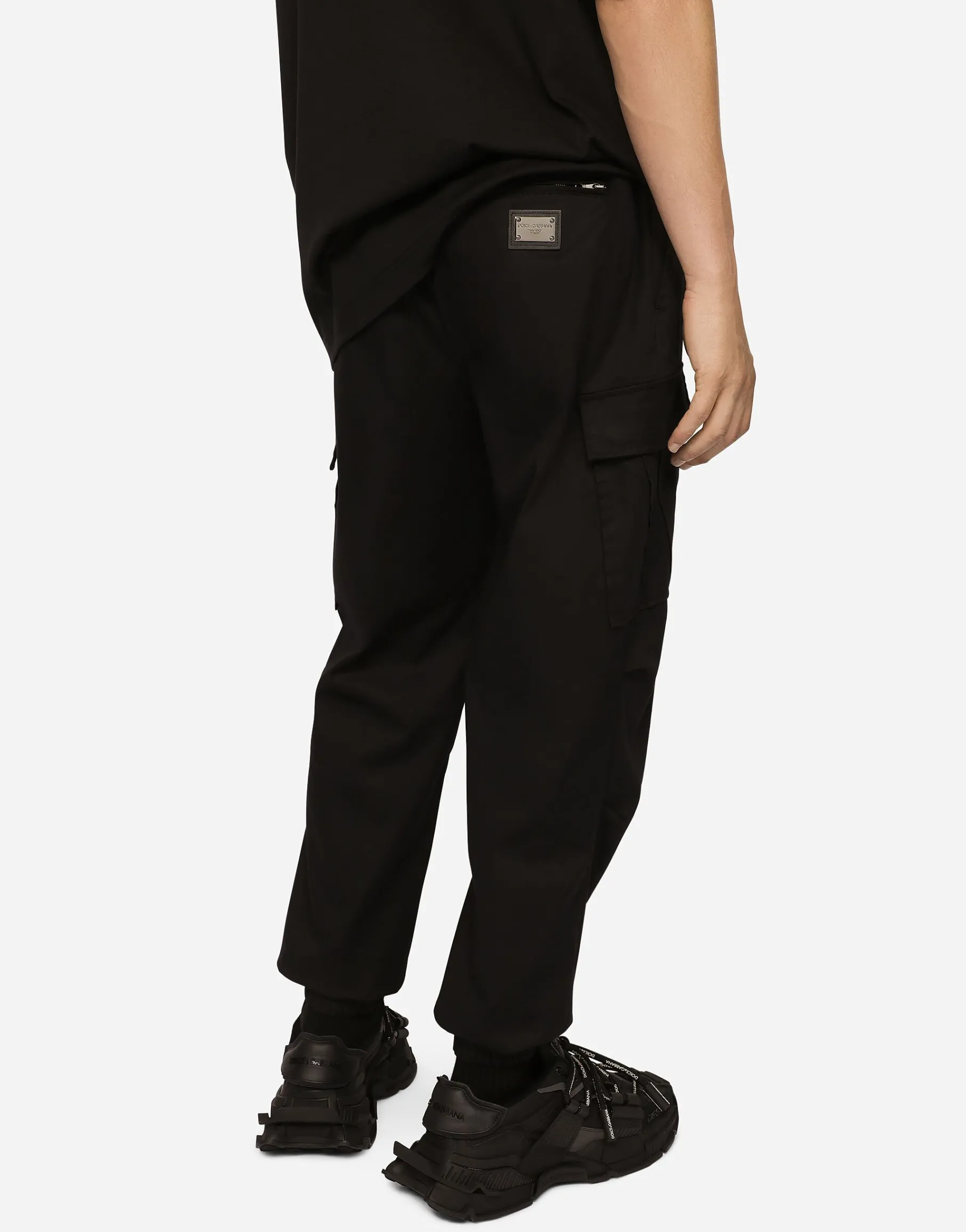 Cotton cargo pants with branded tag