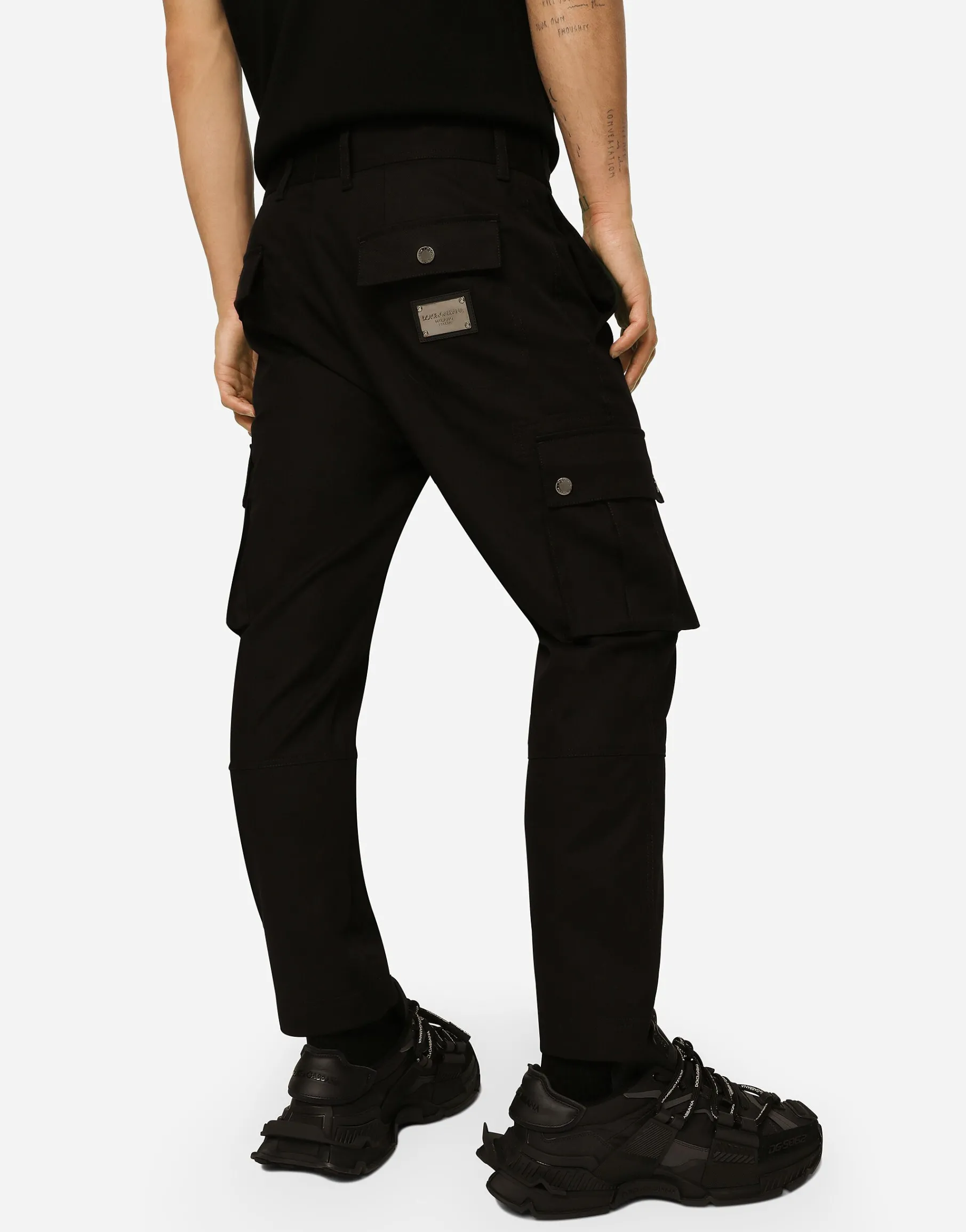 Cotton cargo pants with branded tag
