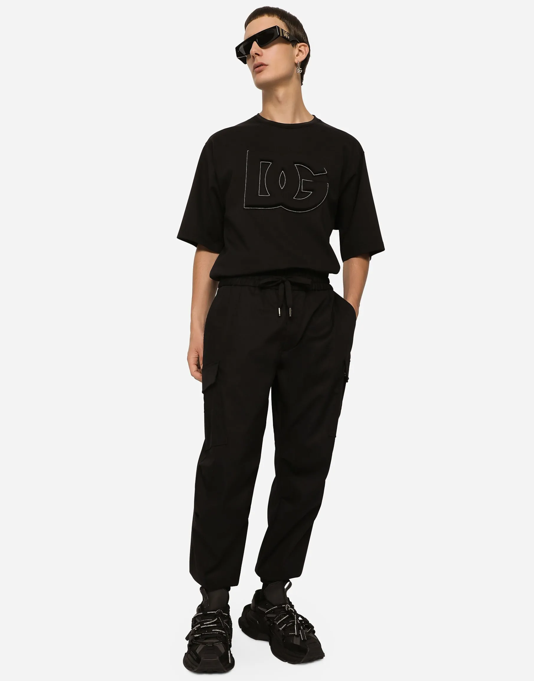 Cotton cargo pants with branded tag