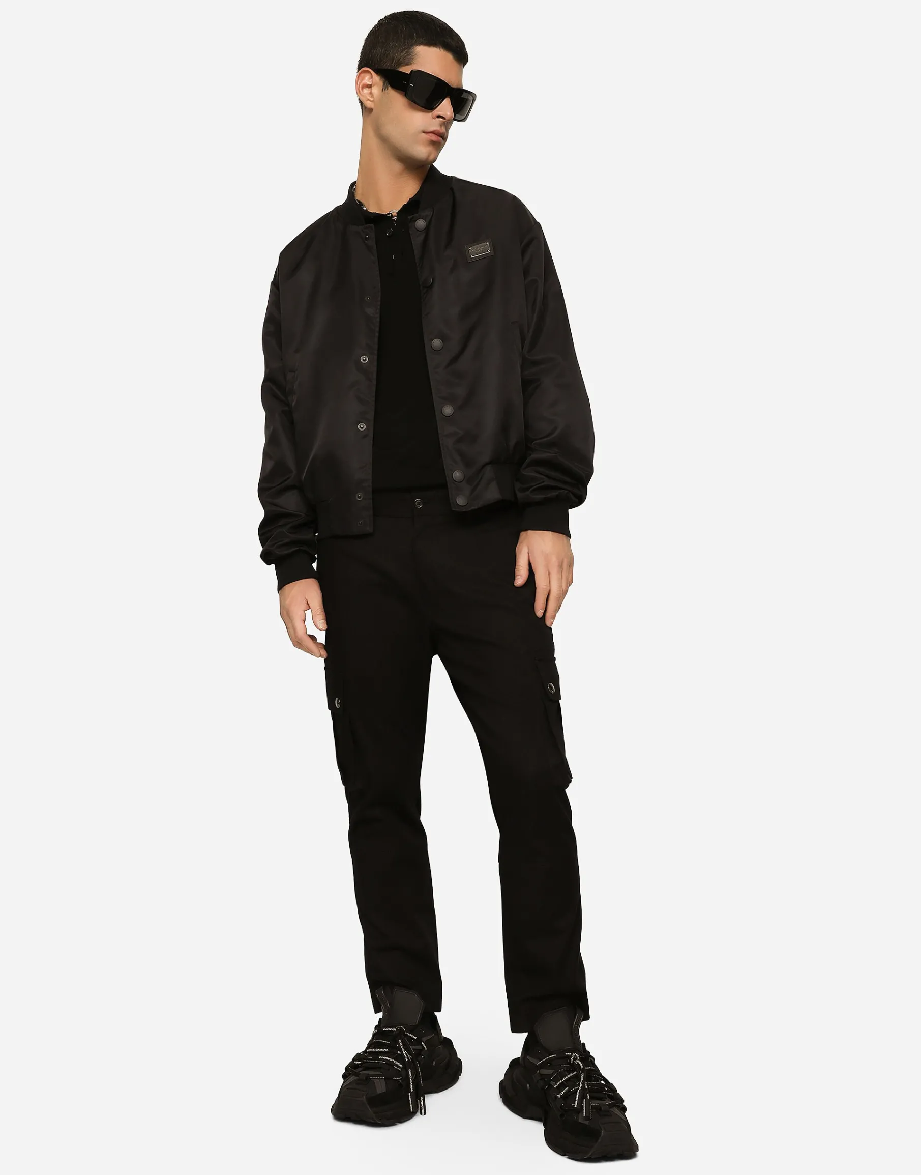 Cotton cargo pants with branded tag
