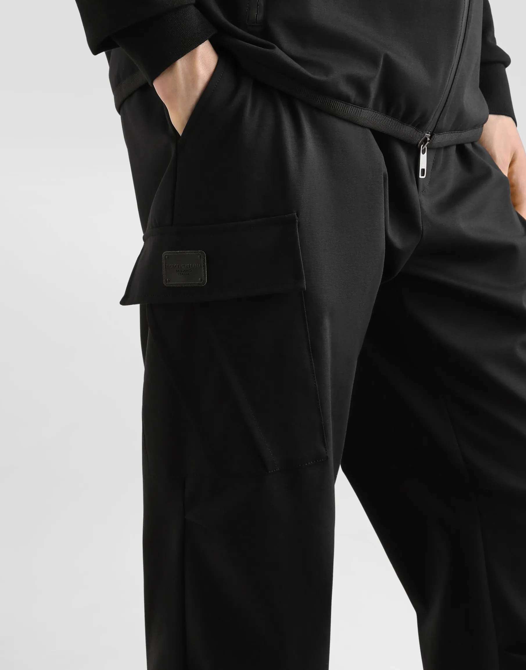 Cotton cargo pants with tag