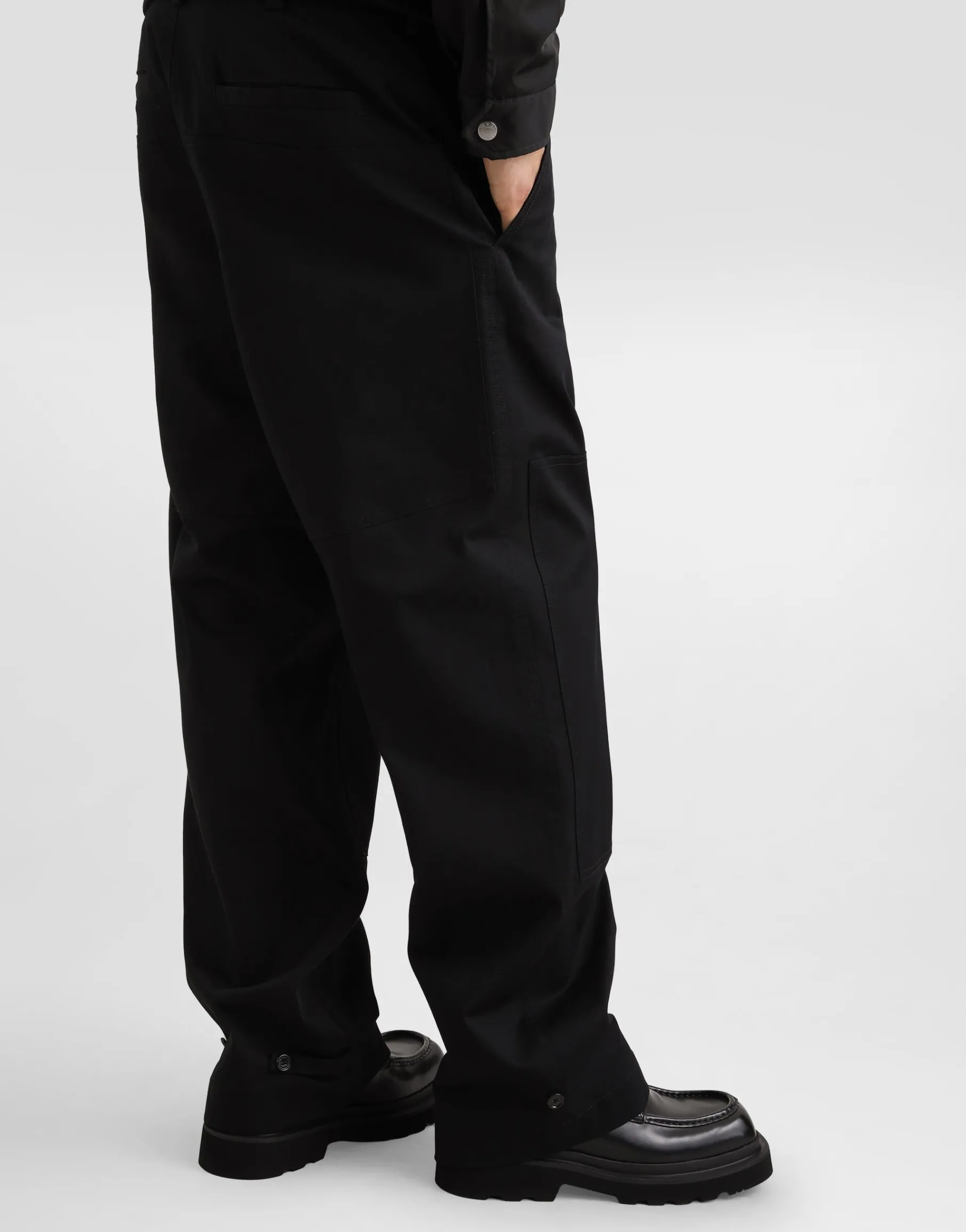 Cotton cargo pants with tag