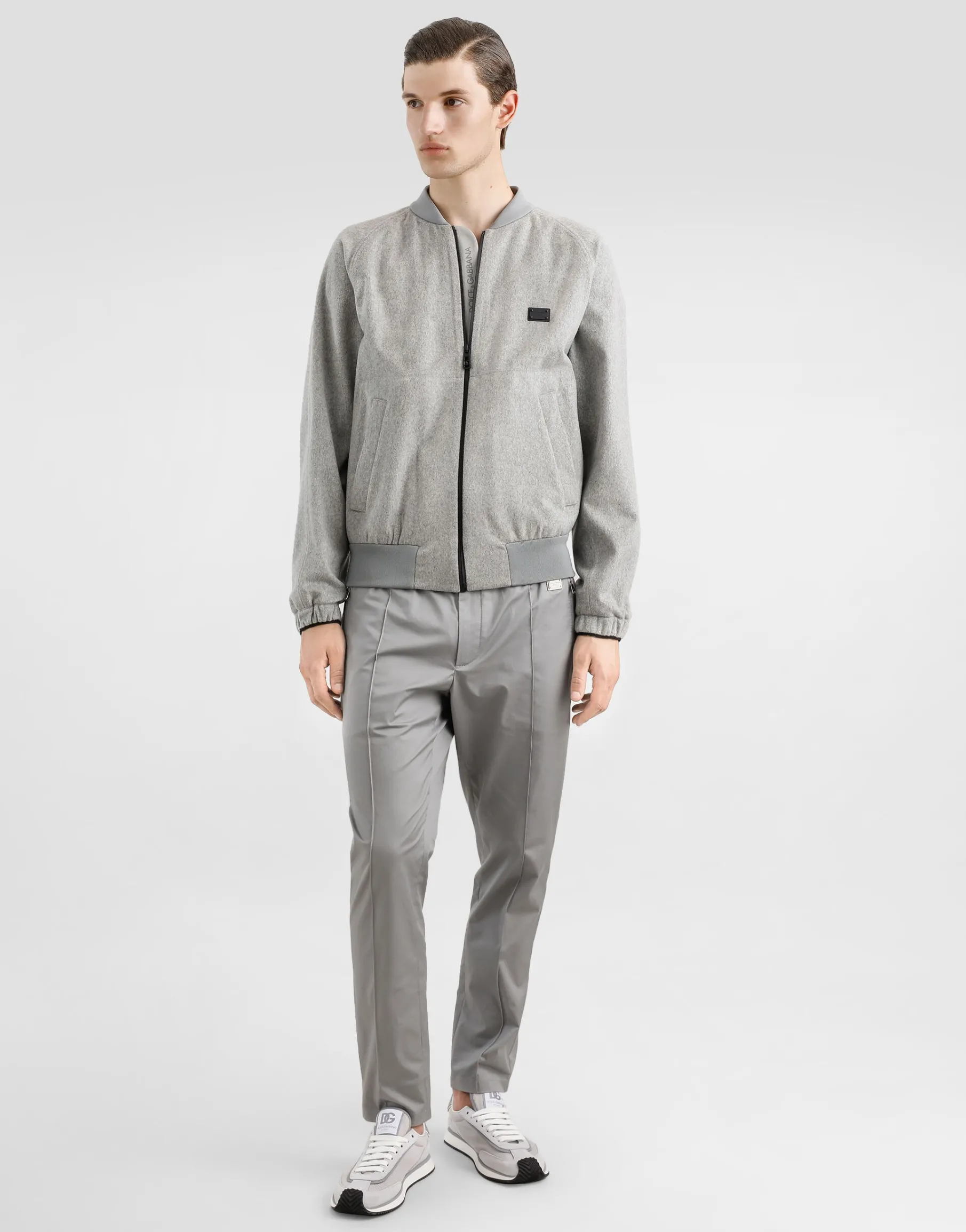 Cotton jogging pants with tag