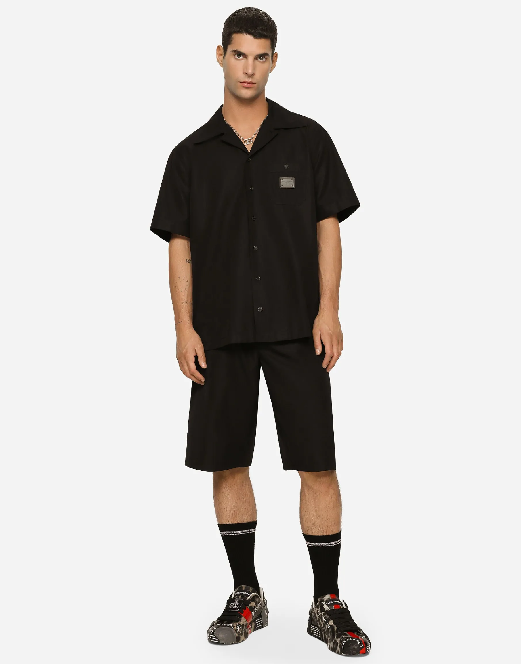 Cotton jogging shorts with logo tag