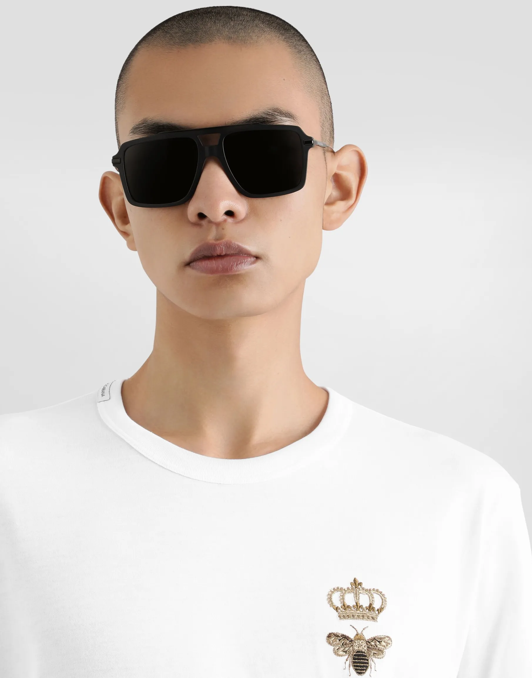 Cotton T-shirt with embroidery