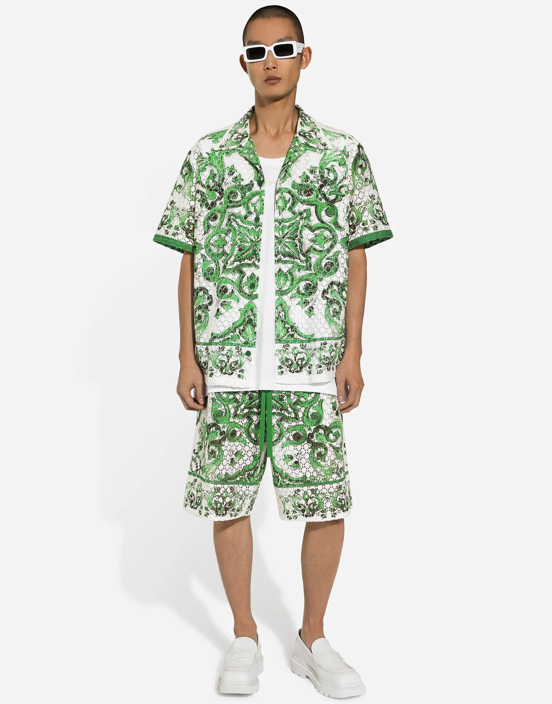 Crochet lace jogging shorts with majolica print