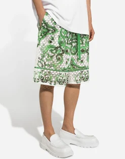 Crochet lace jogging shorts with majolica print