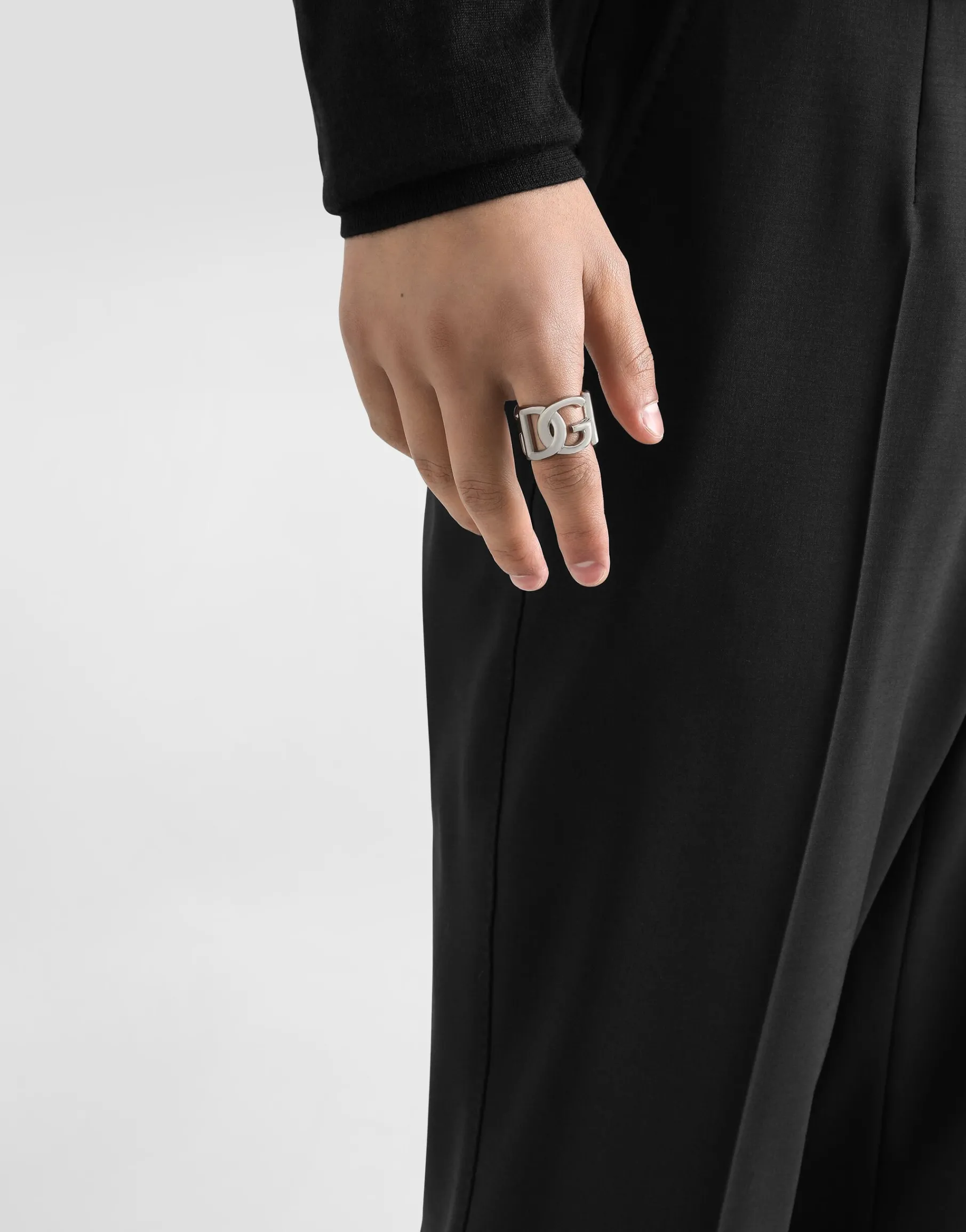 DG logo ring