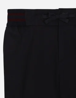 Drill jogging pants with branded tag