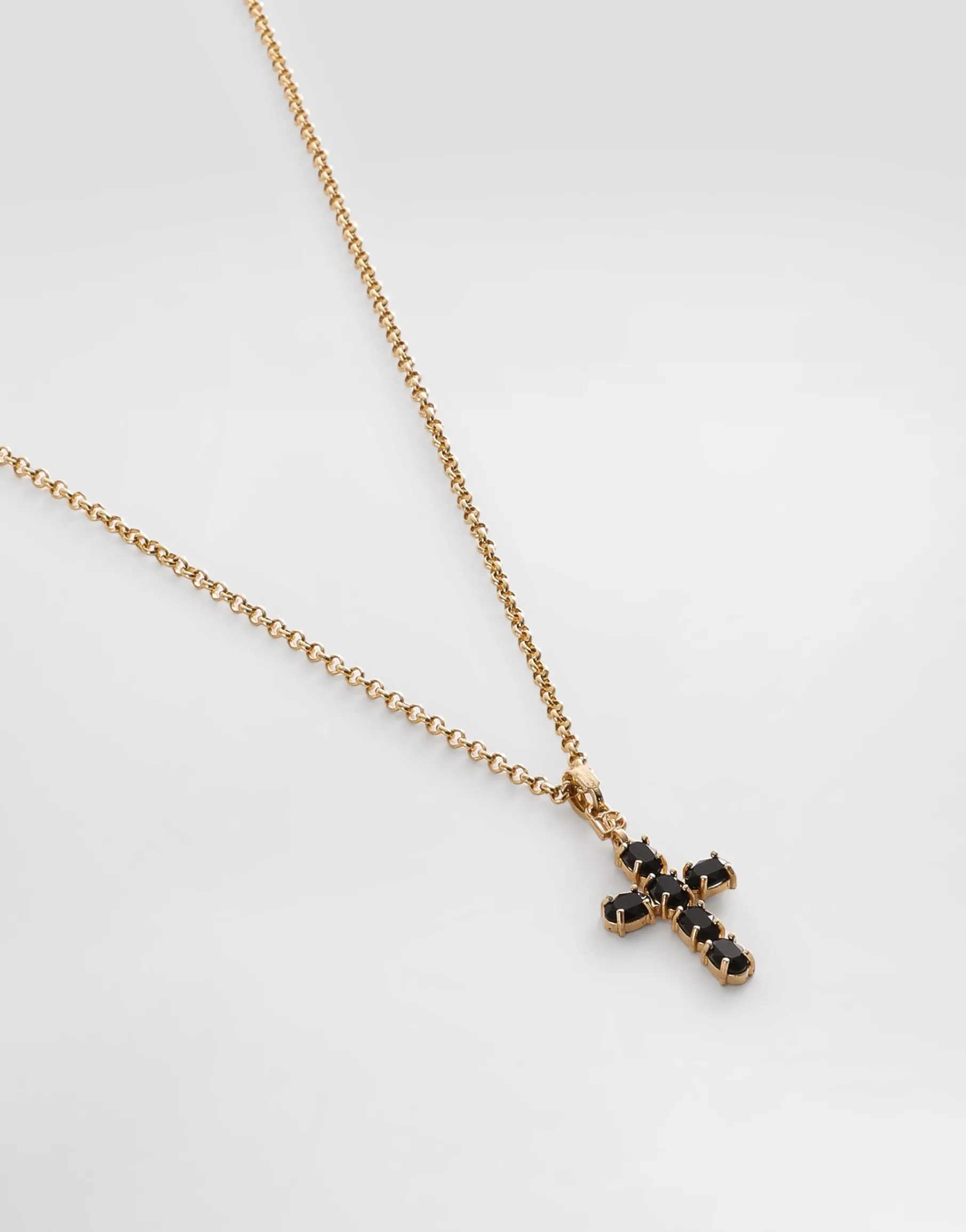Fine chain necklace with cross