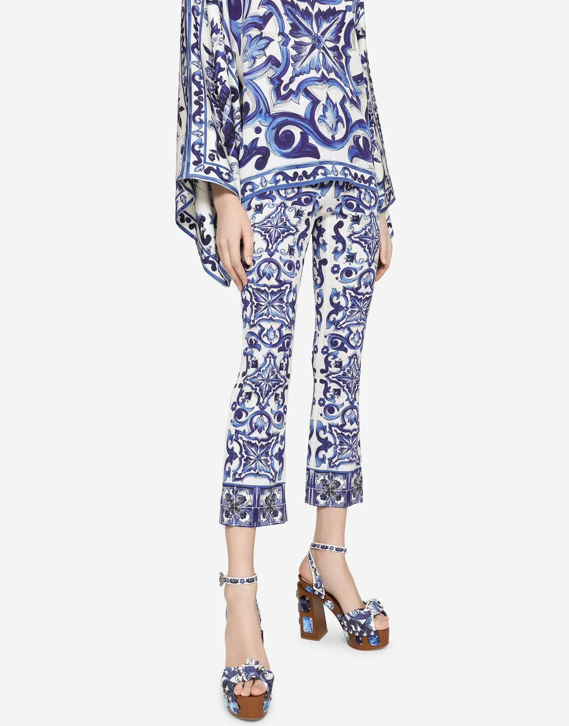 Flared trumpet-leg charmeuse pants with majolica print