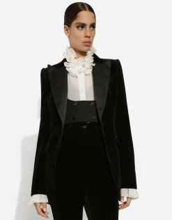 Georgette shirt with pleated cuffs and collar details