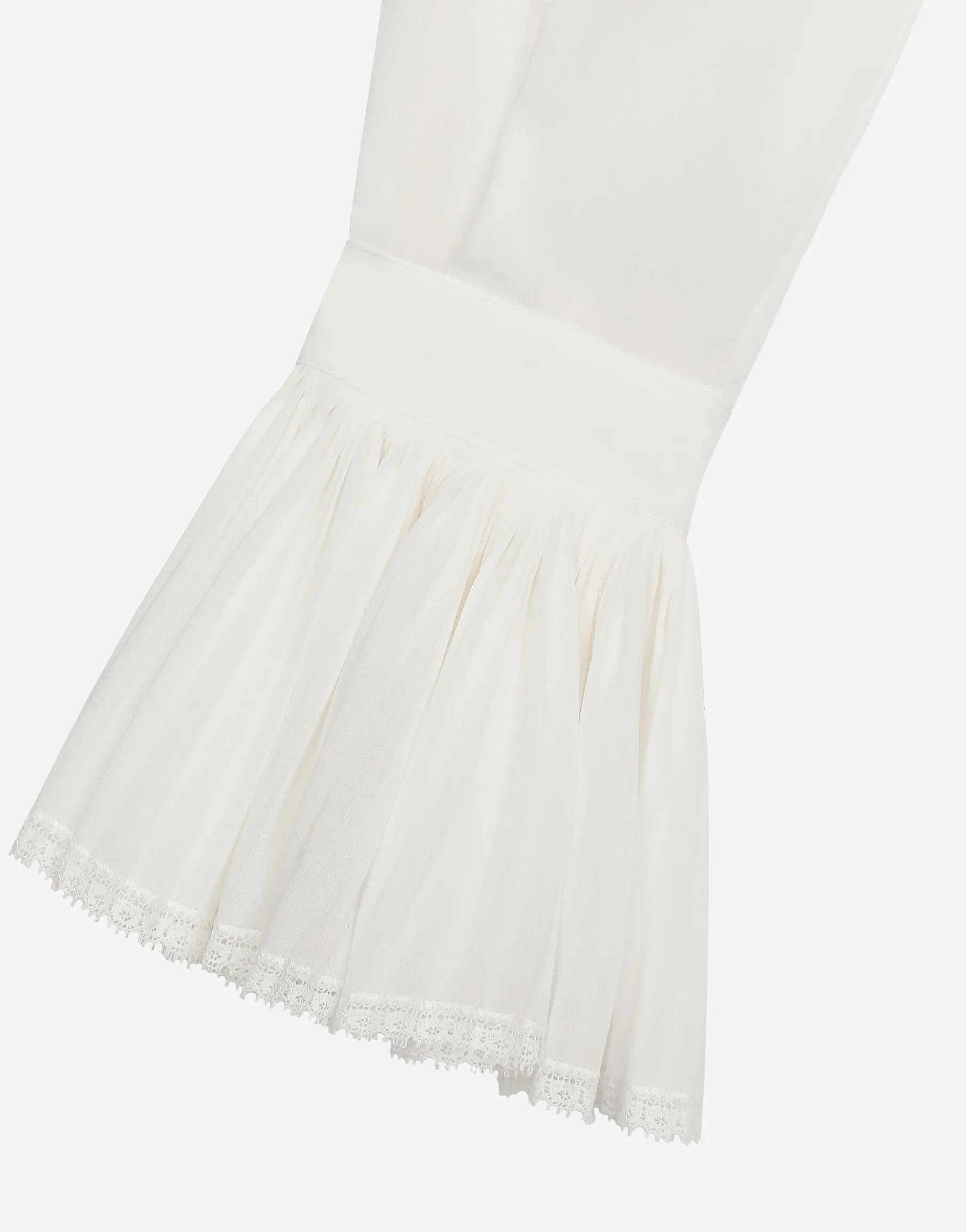 Georgette shirt with pleated cuffs and collar details