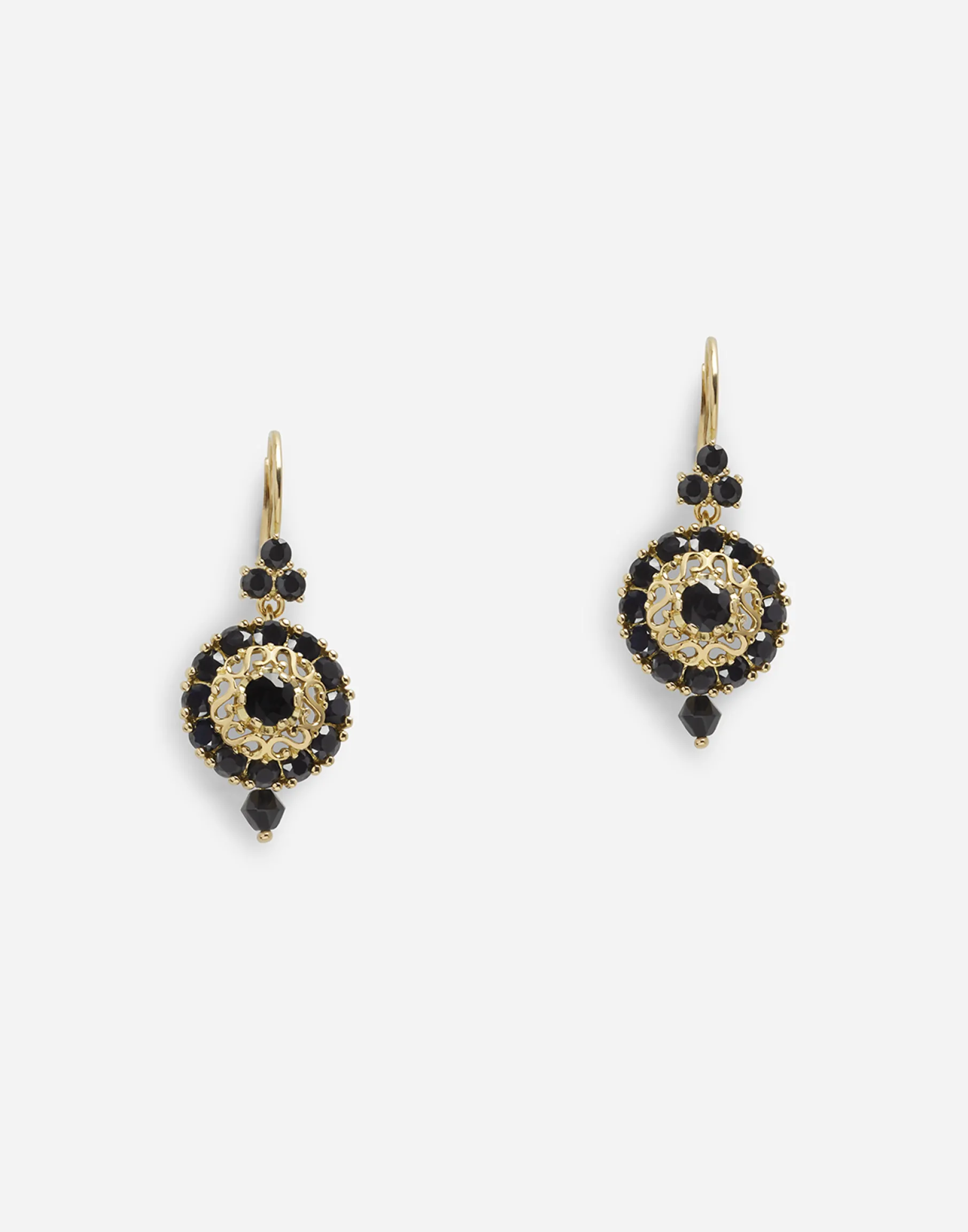 Hook-fastening earrings with black sapphires