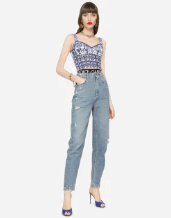 Jeans with mini-ripped details