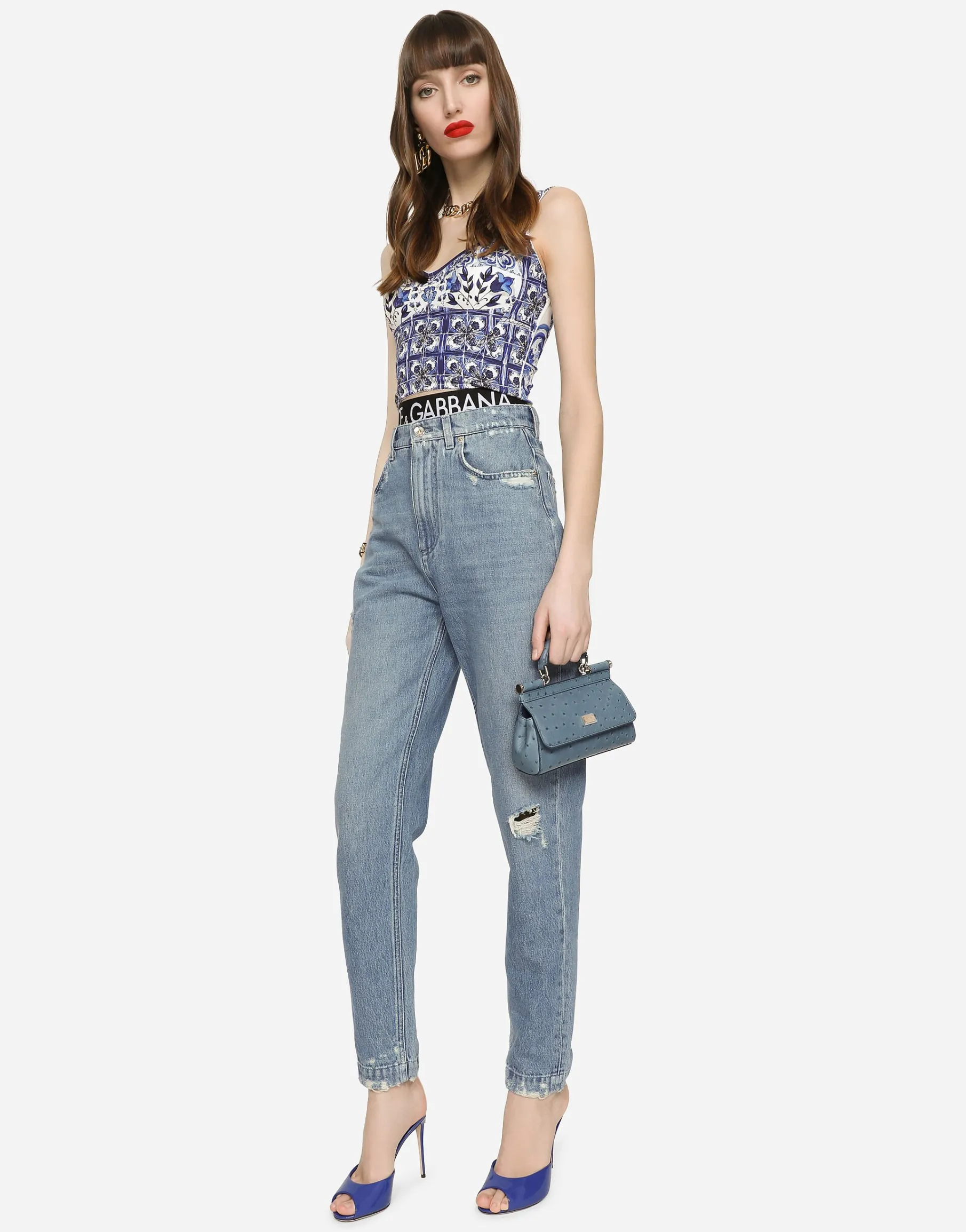 Jeans with mini-ripped details