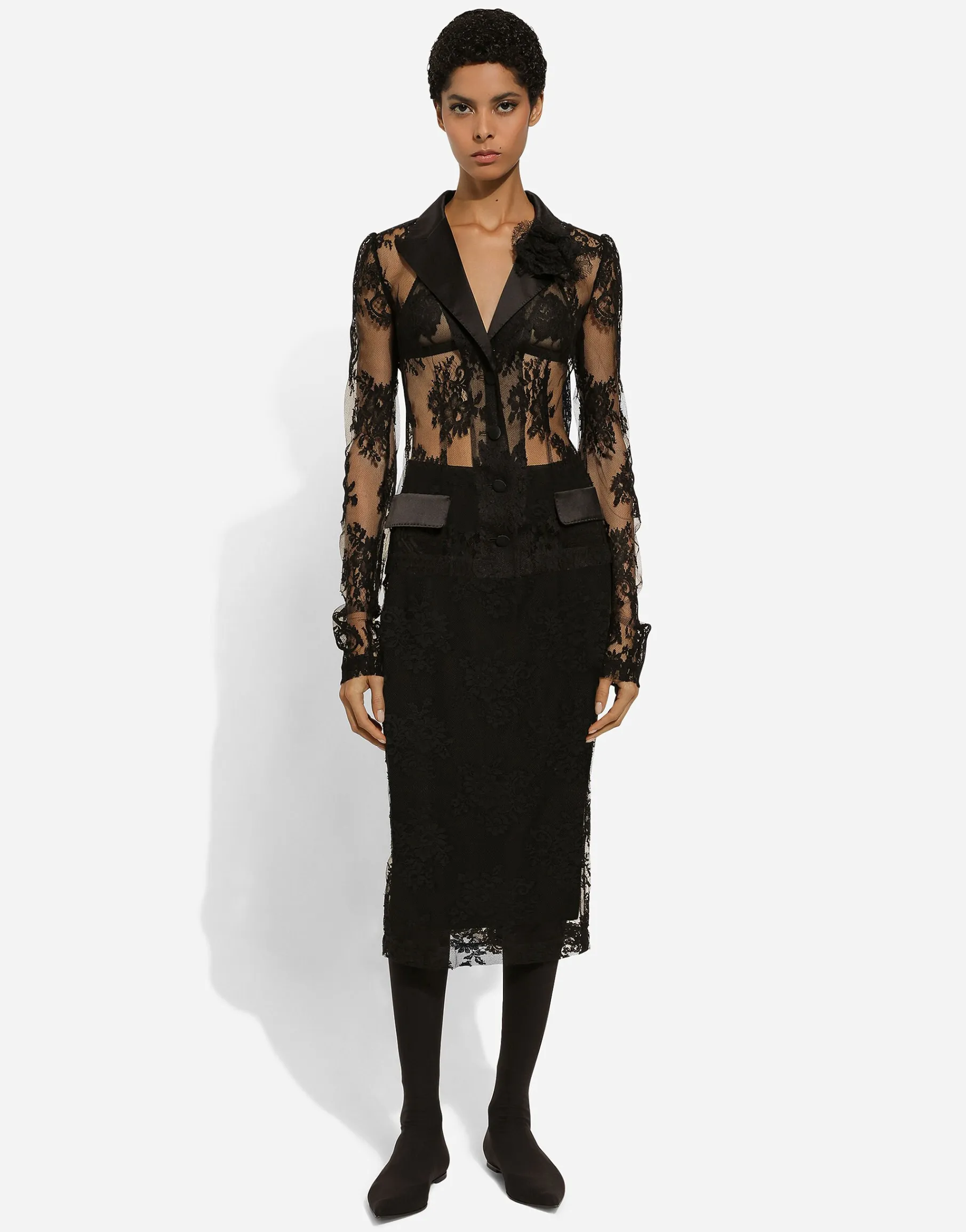 Lace pencil skirt with slit