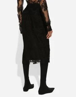 Lace pencil skirt with slit