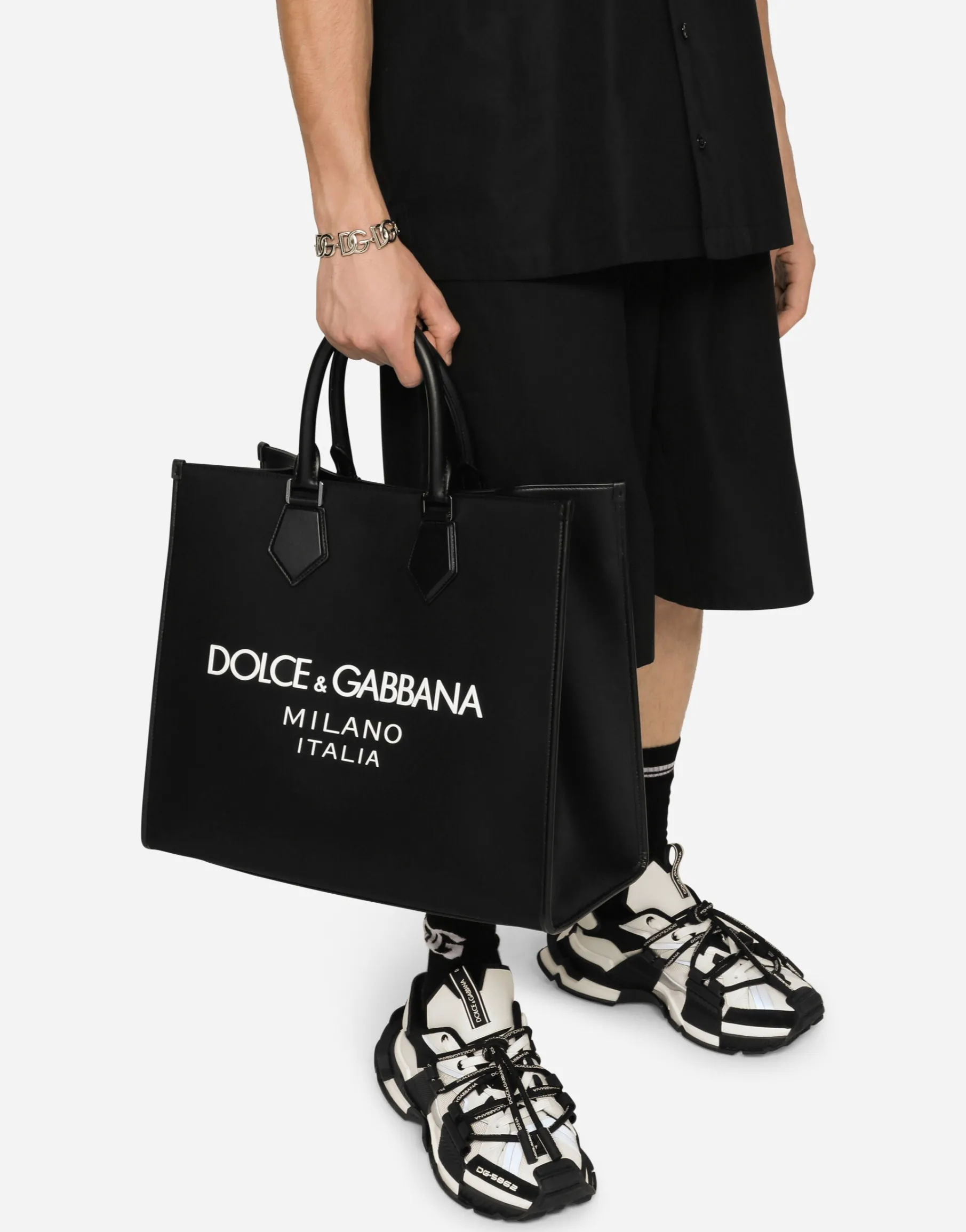 Large nylon shopper with rubberized logo