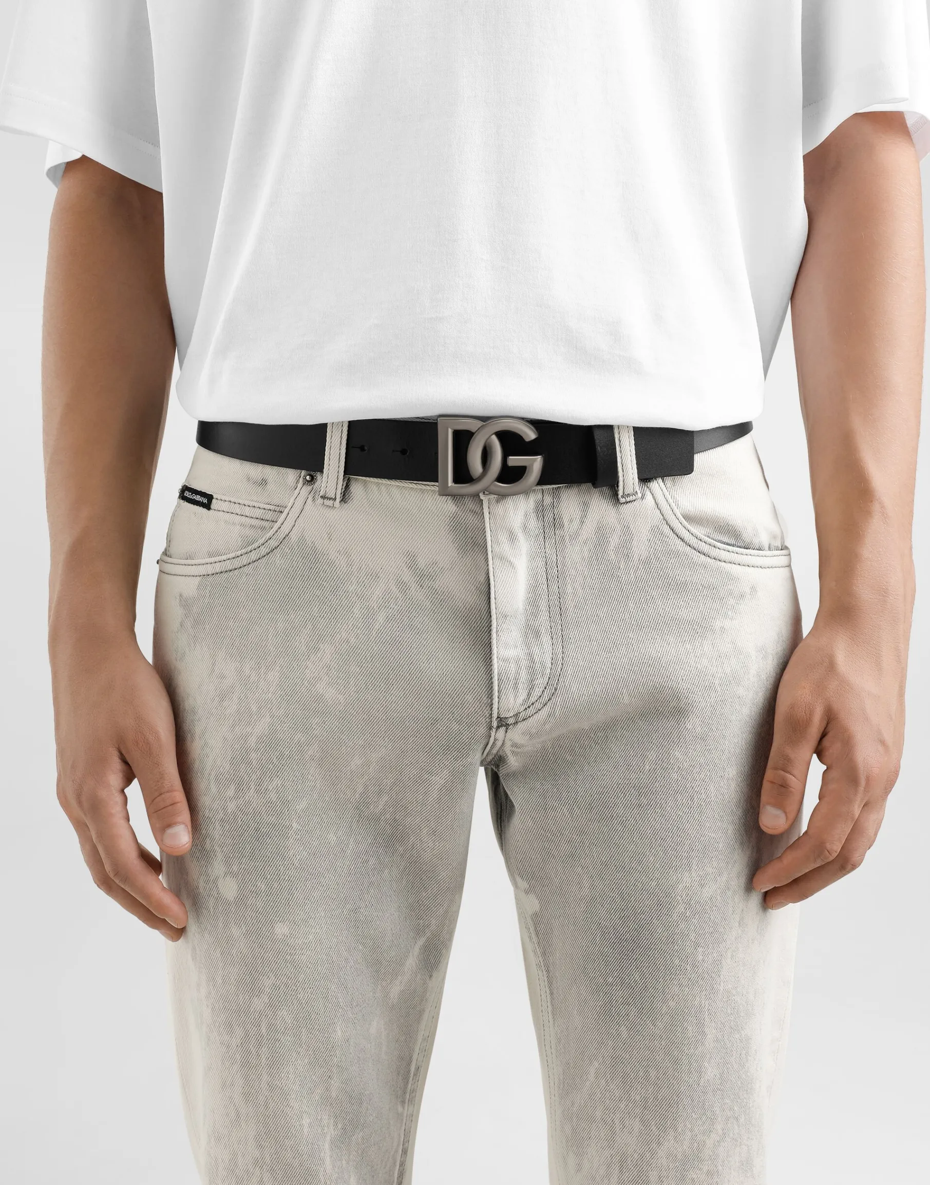 Leather belt with DG logo