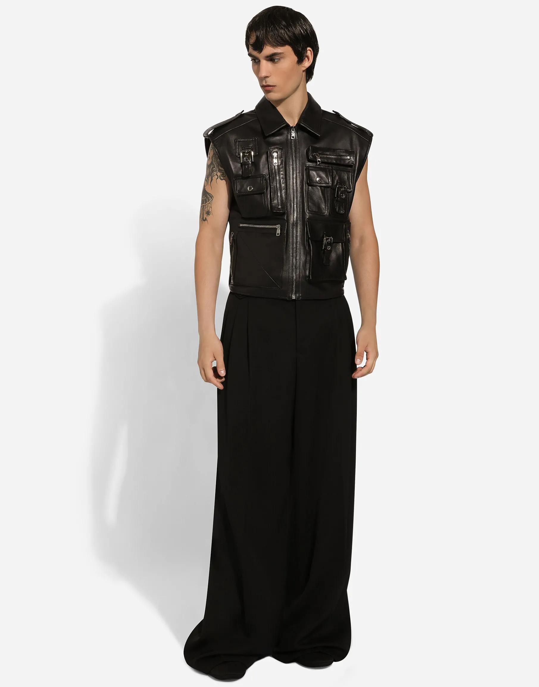 Leather vest with multiple pockets