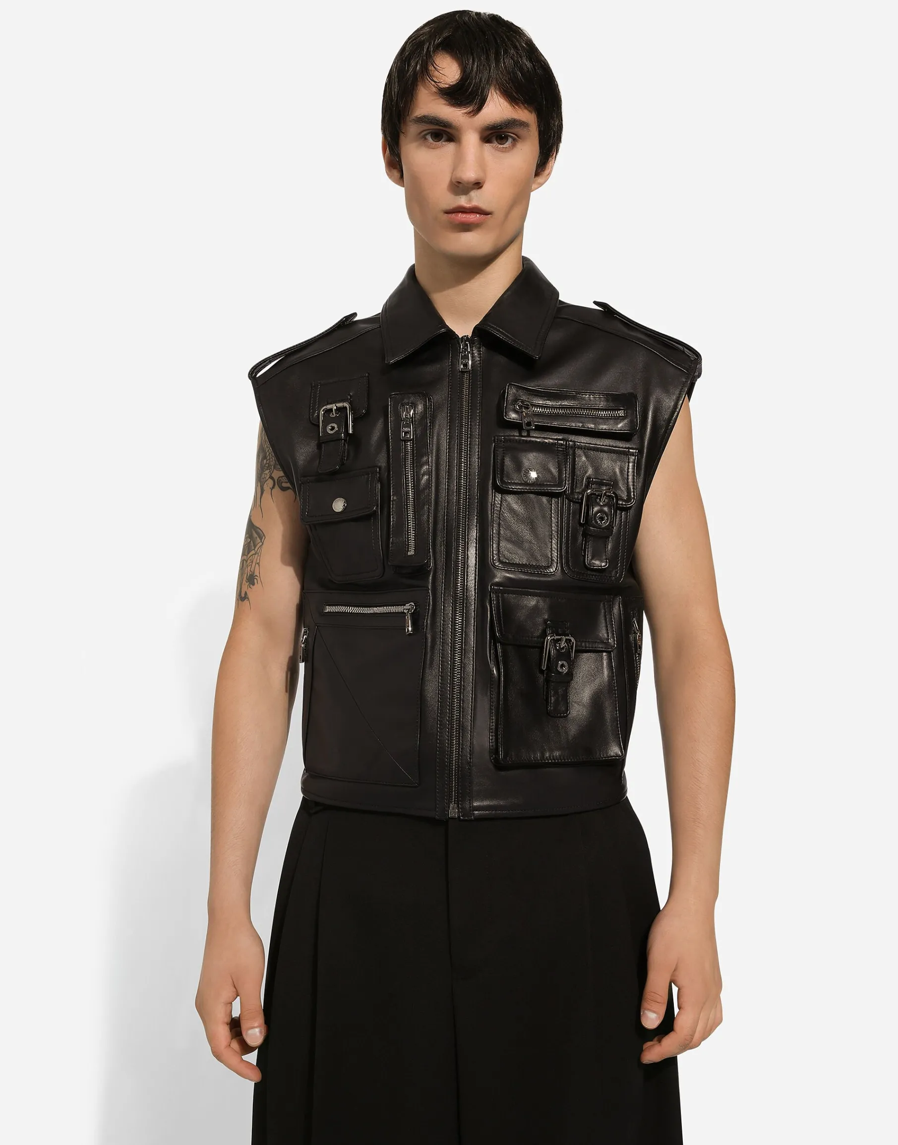 Leather vest with multiple pockets