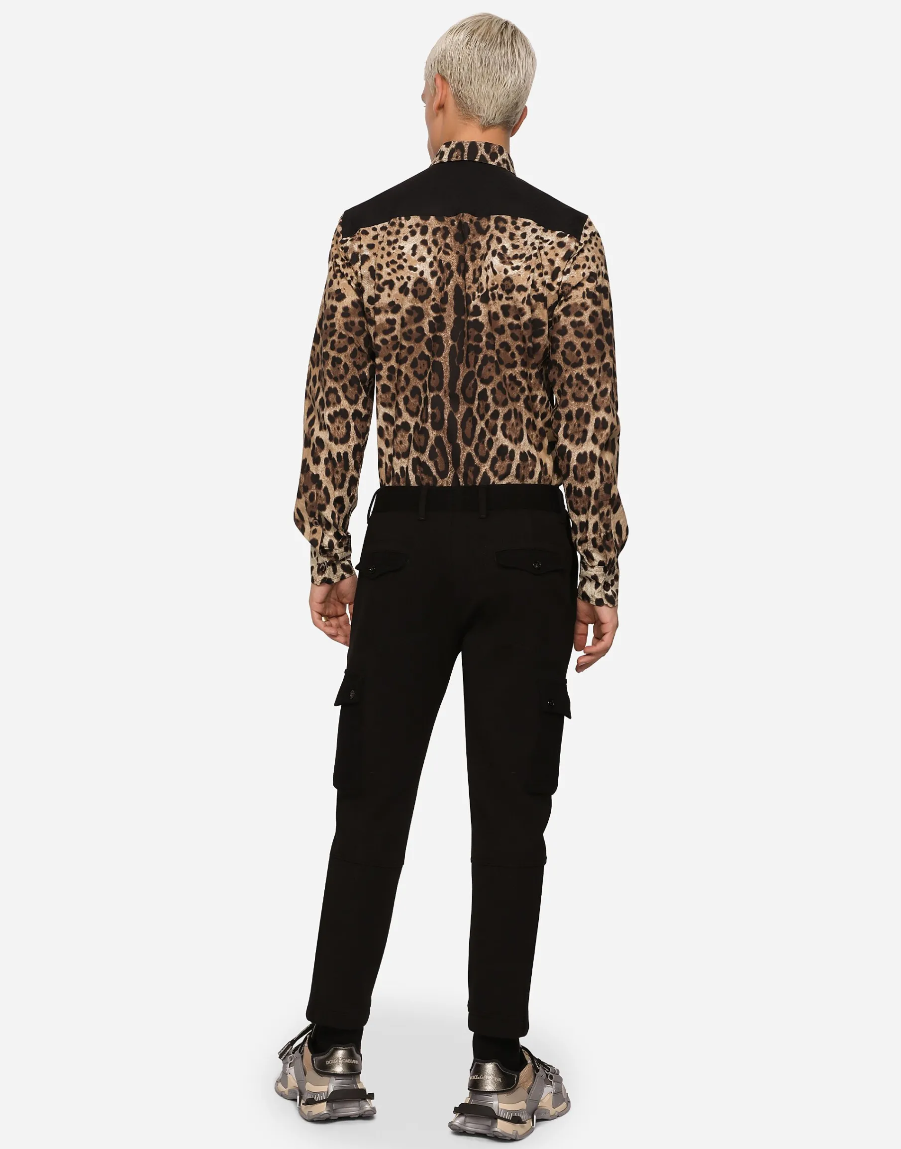 Leopard-print cotton shirt with multiple pockets
